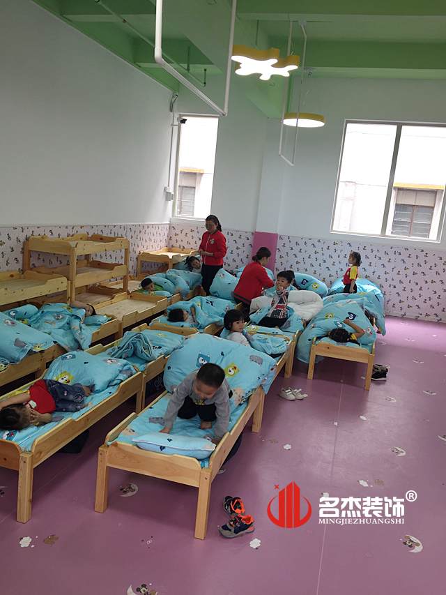 幼兒園休息室5G天天看5G天天爽.jpg