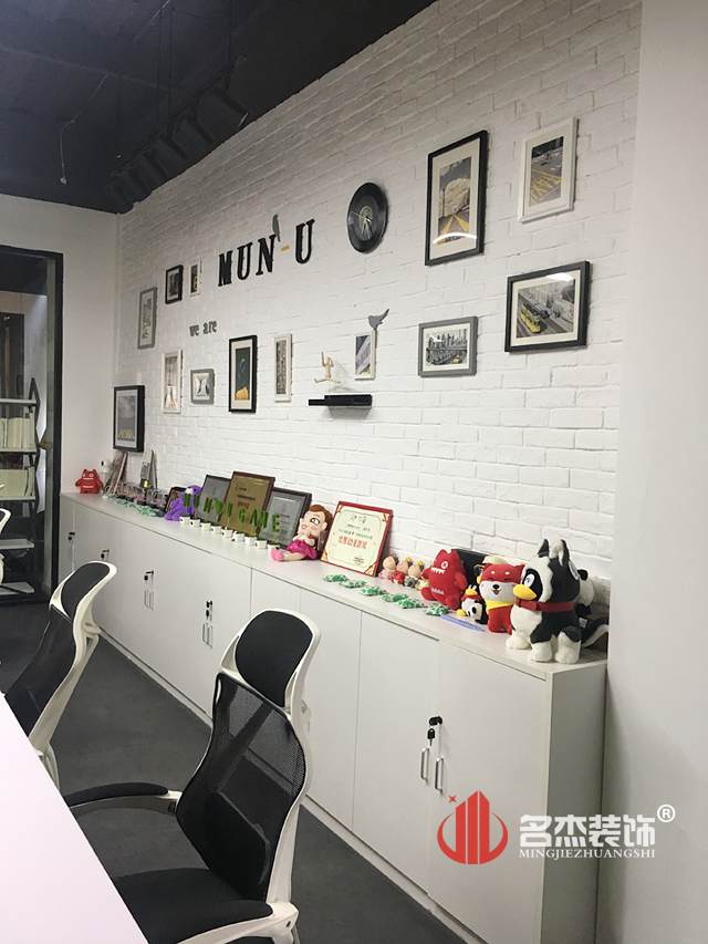 展示廳5G天天看5G天天爽完工照.jpg