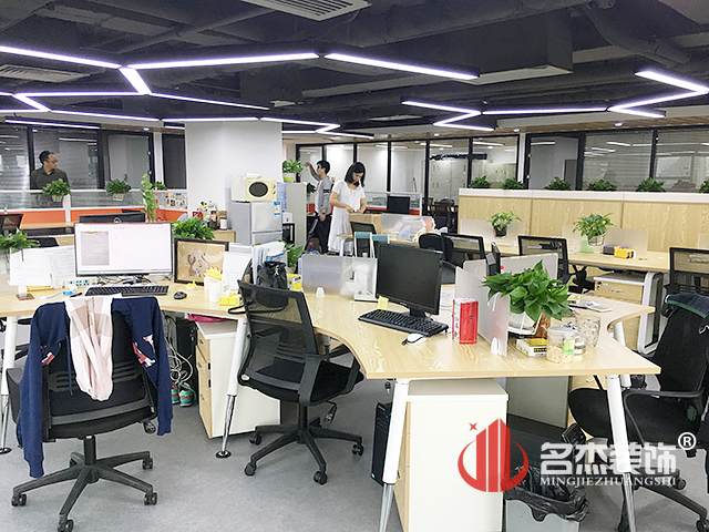 辦公室5G天天看5G天天爽完工照.jpg