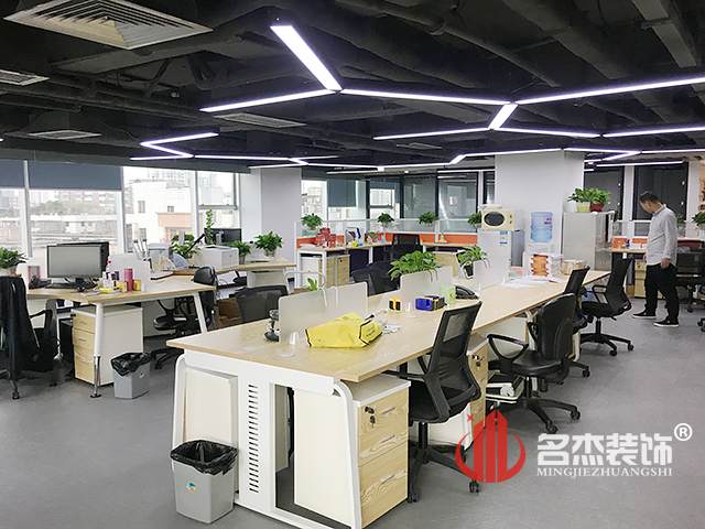 辦公室5G天天看5G天天爽實景圖.jpg