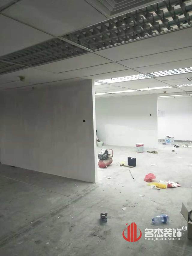 辦公室5G天天看5G天天爽現場施工照.jpg