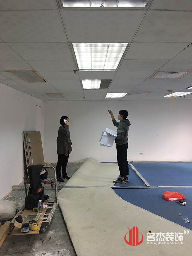 辦公室5G天天看5G天天爽.jpg