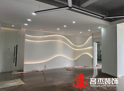 巡工地日記，米樂皮具辦公室5G天天看5G天天爽項目緊張進行中