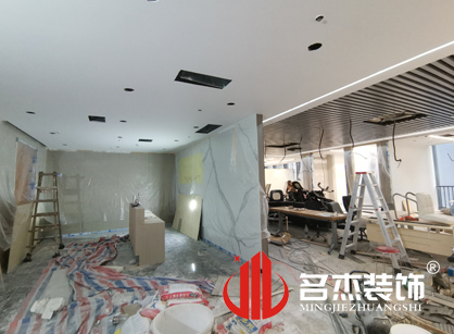巡工地日記，南訊股份辦公室5G天天看5G天天爽項目緊張進行中